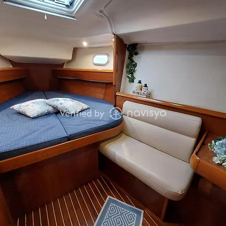 Botel Scugnizza Neapol